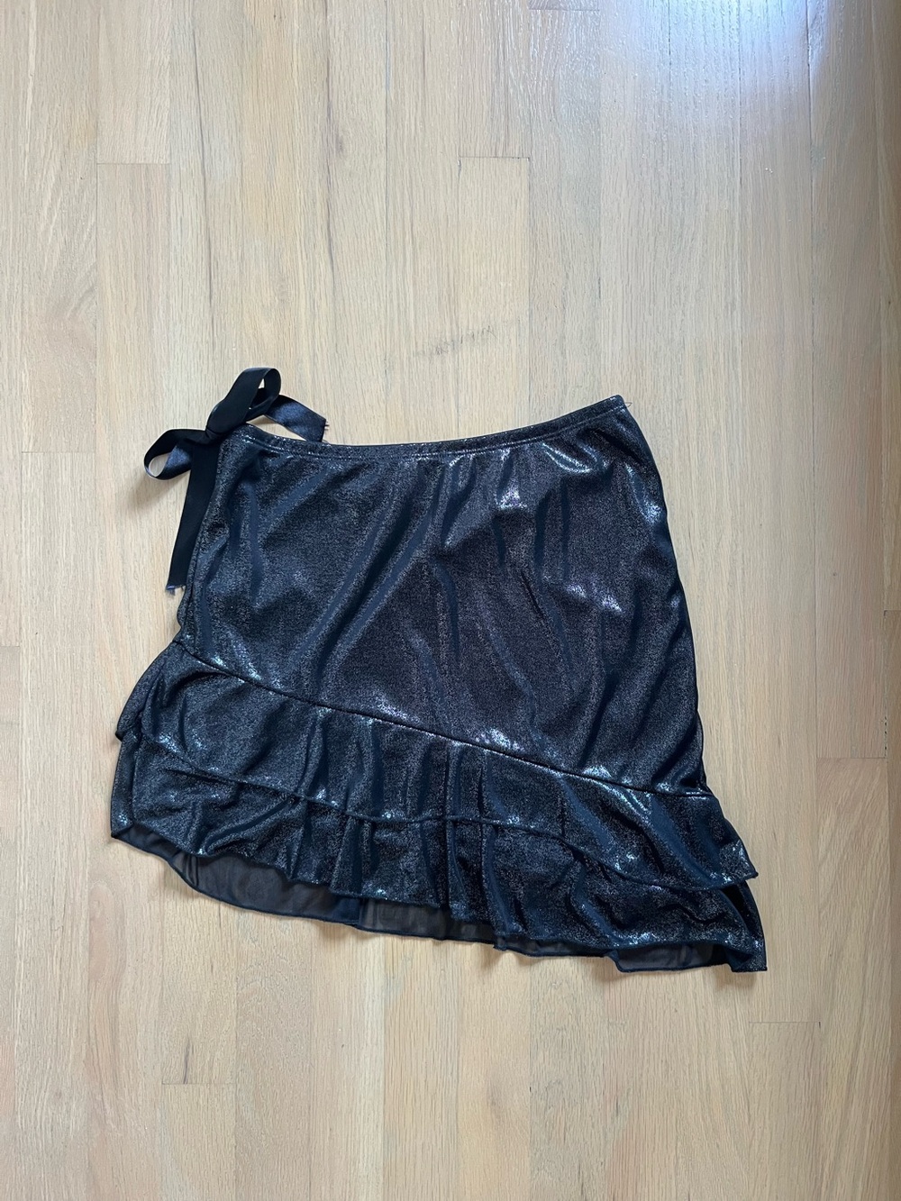 VINTAGE Shimmer ruffle mini skirt - black/silver